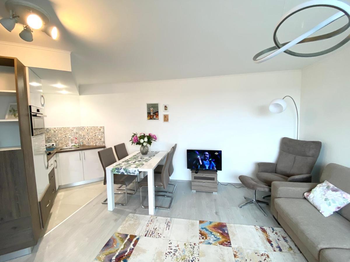 Panorama View Apartment In City Center Heviz Exterior photo