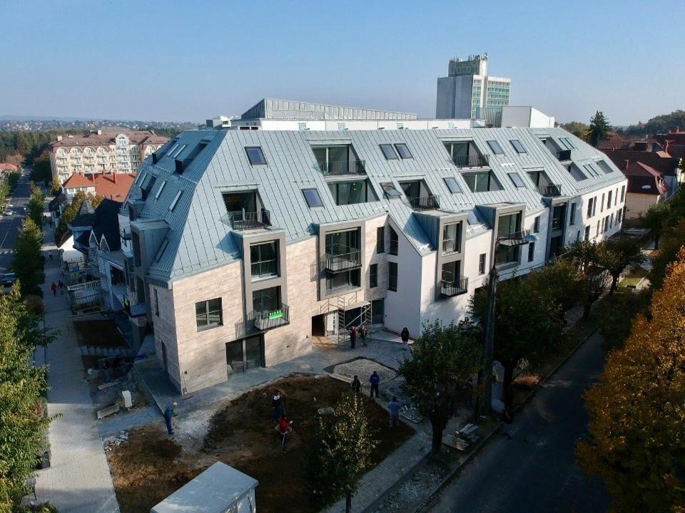 Panorama View Apartment In City Center Heviz Exterior photo