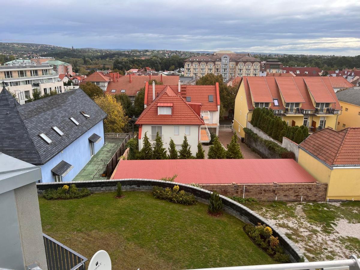 Panorama View Apartment In City Center Heviz Exterior photo